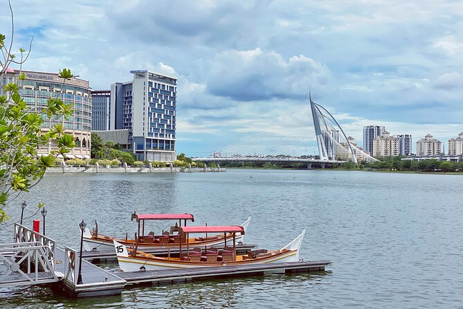 Putrajaya Half Day Tour with Pink Mosque & River Cruise(SIC) - Seeing Putra Mosque in a short photo stop