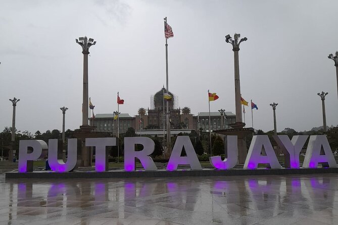 Putrajaya Tour From Kuala Lumpur - Kelab Tasik Putrajaya and the optional cruise