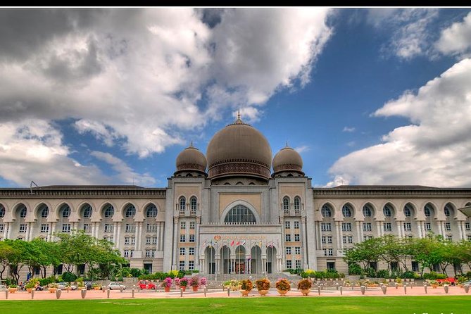 Putrajaya Tour with Traditional Boat Cruise & Pink Mosque (Private) - What $52 per person really buys