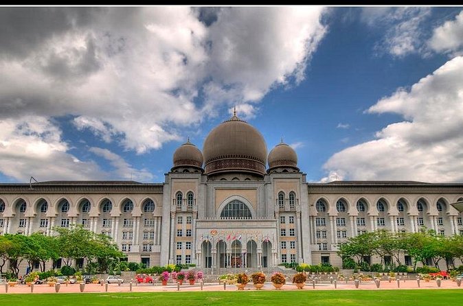 Putrajaya Tour with Traditional Boat Cruise & Pink Mosque (Private) - Who will enjoy this four-hour outing