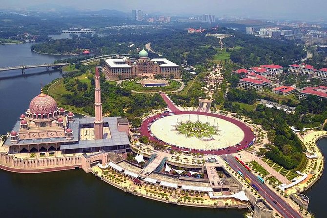 Putrajaya Tour with Traditional Boat Cruise & Pink Mosque (Private) - Putra Mosque, the pink centerpiece