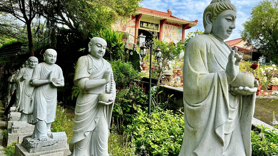 Sabah : Kota Kinabalu City Tour - Puh Toh Tze Buddhist Temple and Kuan Yin