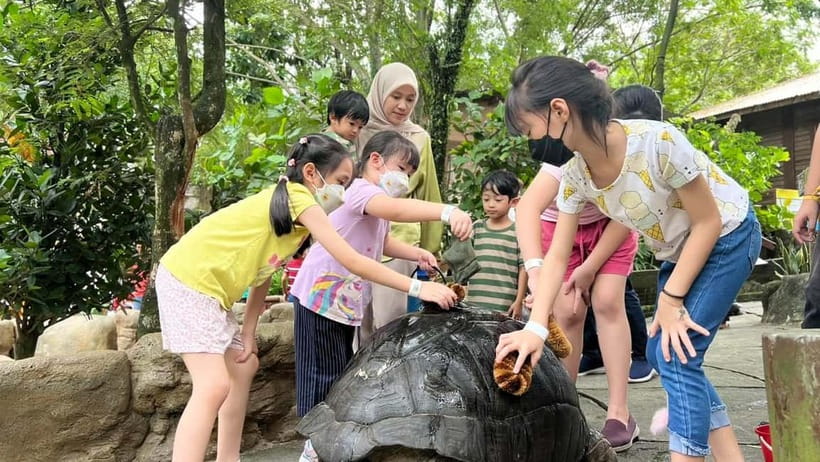 Selangor: Farm In The City Entry Ticket - Following the paths through orchards and farm areas