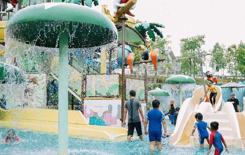 Selangor: SplashMania at Gamuda Cove - Slides for thrill seekers, with a sensible warning