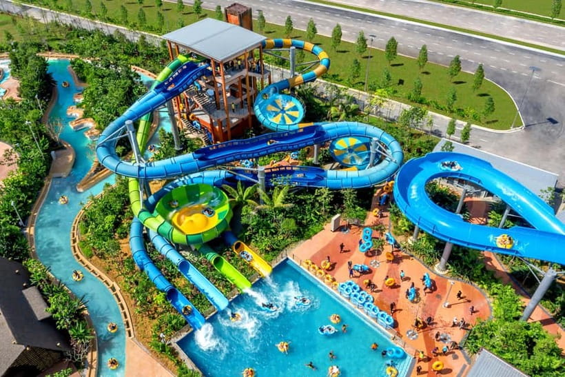 Selangor: SplashMania Waterpark at Gamuda Cove Entry Ticket - Starting with the high-speed slides