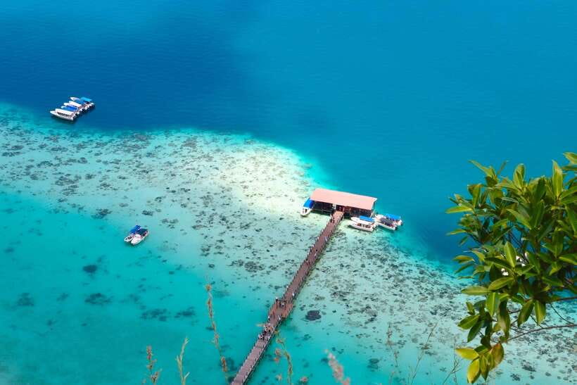 Semporna: Bohey 3 Islands Hike, Snorkel/Dive Tour with Lunch - Lunch at a quiet island stop
