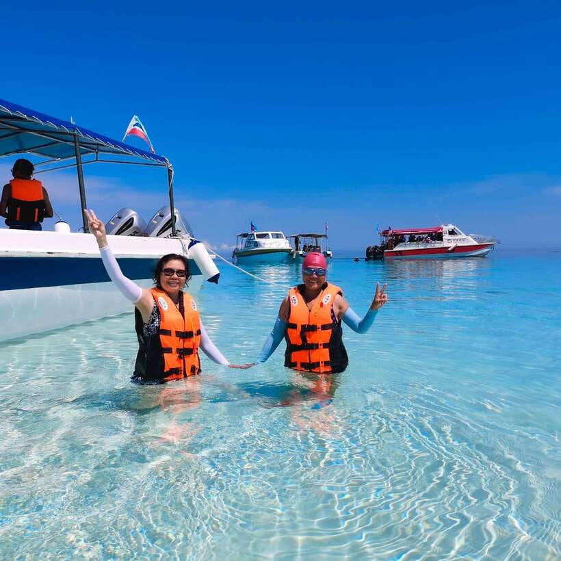 Semporna: Explore 3 Islands Tour Snorkel or Dive & Lunch - Who should book this island tour?