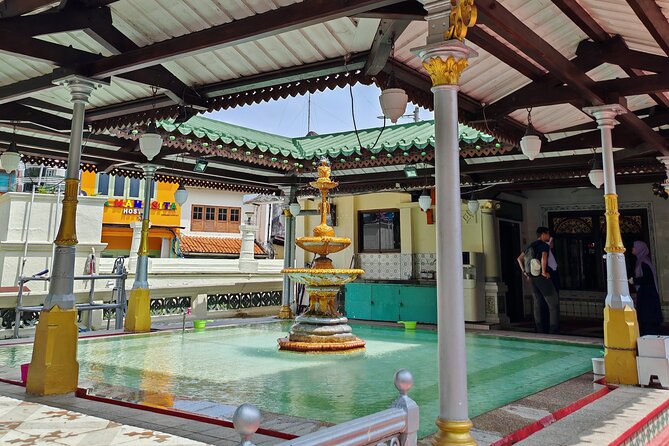 Small Group Melaka Flavours Food and Culture Tour - Jonker Street and home-style Malaysian dishes