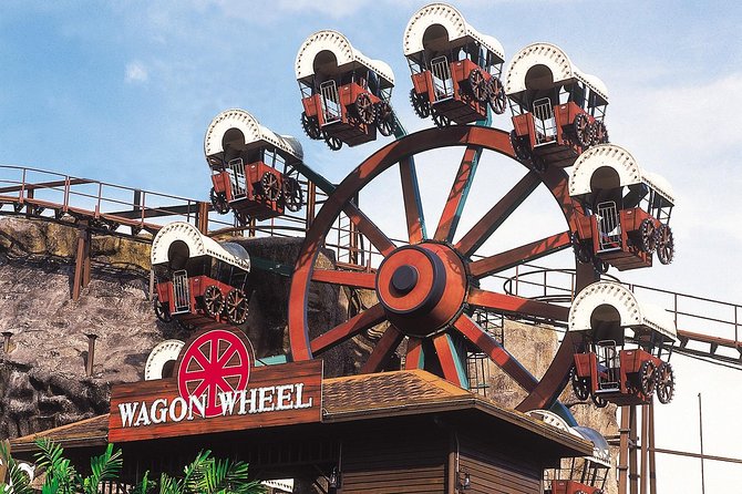 Sunway Lagoon Theme Park Day Trip from Kuala Lumpur - Street Shows and the Captain Quack Factor