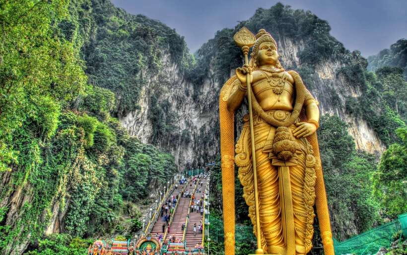 The Great Kuala Lumpur Tour with KL Tower Ticket & Lunch - Remembering Malaysia at the National Monument