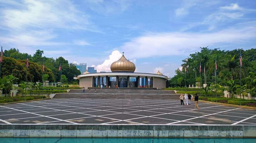 The Great Kuala Lumpur Tour with KL Tower Ticket & Lunch - Mosques, railways, and Merdeka Square
